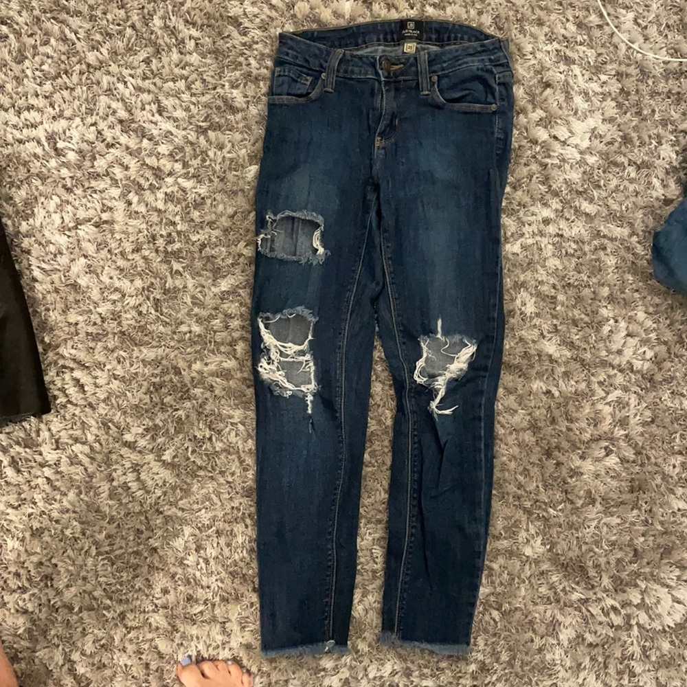 Ripped skinny jeans